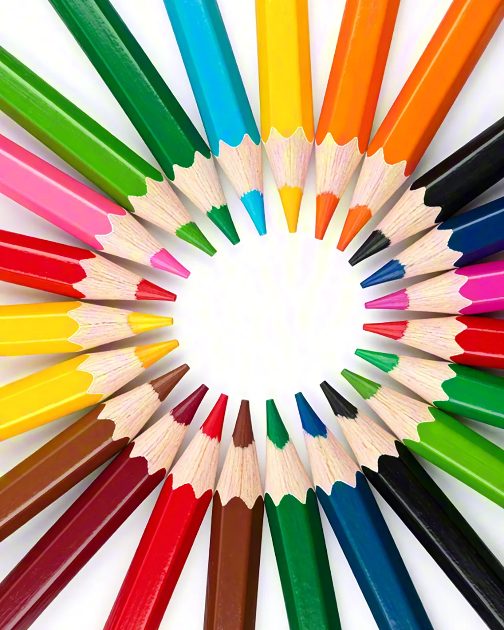 circle made of multicolored pencils